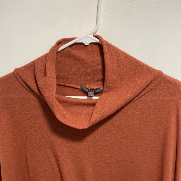 Gyft Sweater - Picture 4 of 14